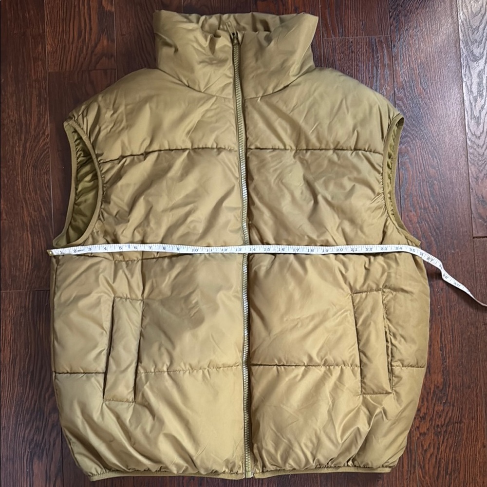 ๐ท&๐ผ Quilted Puffer Vest with Stand-Up Collar - Picture 5 of 9